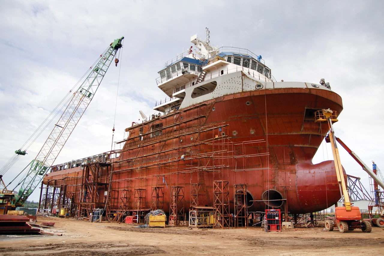 shipyard-shutterstock-567834571